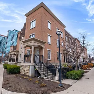  Aparthotel Liberty Village Townhouse Canada